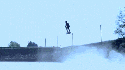 在光速進(jìn)步中的科技水平進(jìn)行對傳統(tǒng)理念的顛覆革命下，碳纖維將會像“老前輩”鋼鐵一樣得到廣泛的應(yīng)用，走入千千萬萬平民百姓的家