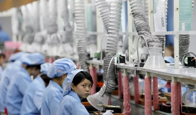 未來幾年，制造業(yè)、服務業(yè)等勞動密集型產(chǎn)業(yè)的招工將更加困難，勞動力成本也必將日益高漲