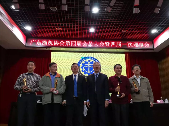 廣東博皓特聘技術(shù)顧問(wèn)——中國(guó)玻璃鋼協(xié)會(huì)技術(shù)研修班特聘講師譚永枝老師，榮獲“促進(jìn)廣東漁船漁機(jī)漁具行業(yè)優(yōu)秀專家”榮譽(yù)