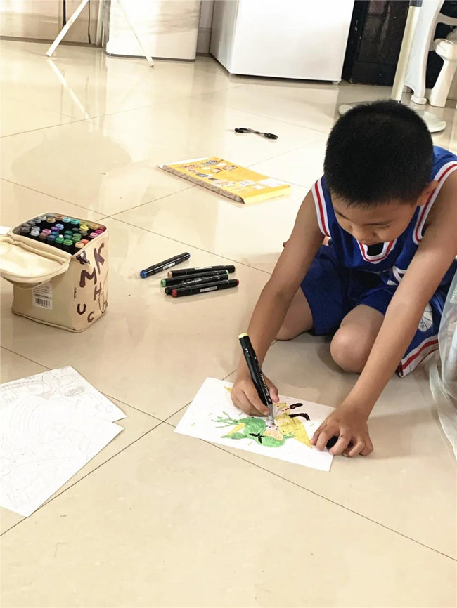 博二代收到了廣東博皓兒童節(jié)禮物，開心    -4